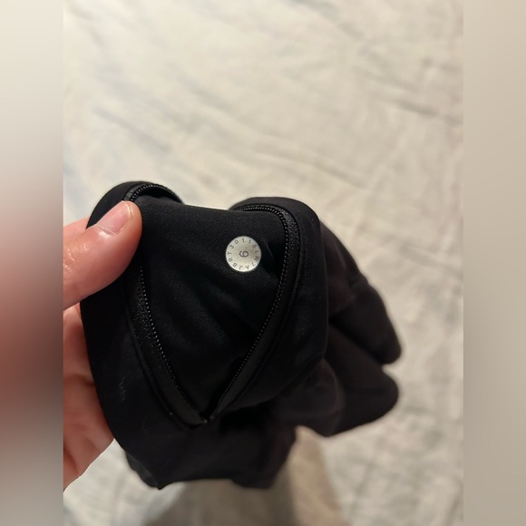 LuluLemon Speed Up Short - Picture 4 of 4